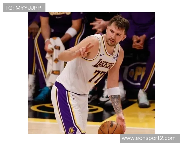 雷迪克透露东契奇全力参与训练里夫斯因脚踝不适仅部分参与