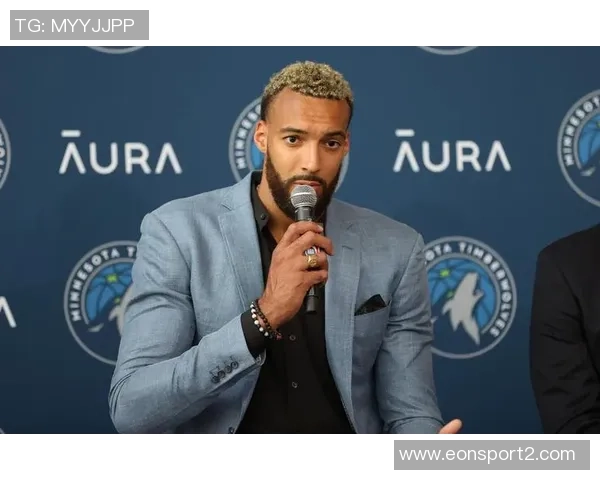 木狼逆转战胜对手赛后芬奇乐观表示戈贝尔状态良好