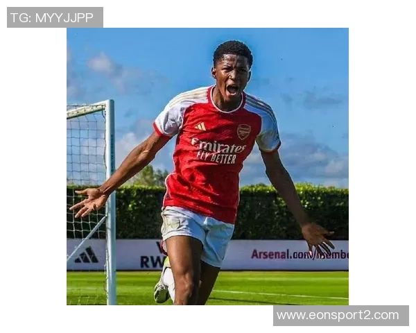 奥比马丁随曼联一线队训练舍什科受伤或为他创造机会