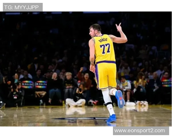 沃西称赞东契奇聪明能理解球队战术期待他与队友更好配合 沃西称赞东契奇聪明能理解球队战术期待他与队友更好配合