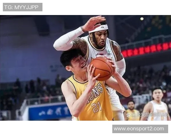 KD与球迷互动引发热议能否再进总决赛成焦点话题 KD与球迷互动引发热议能否再进总决赛成焦点话题